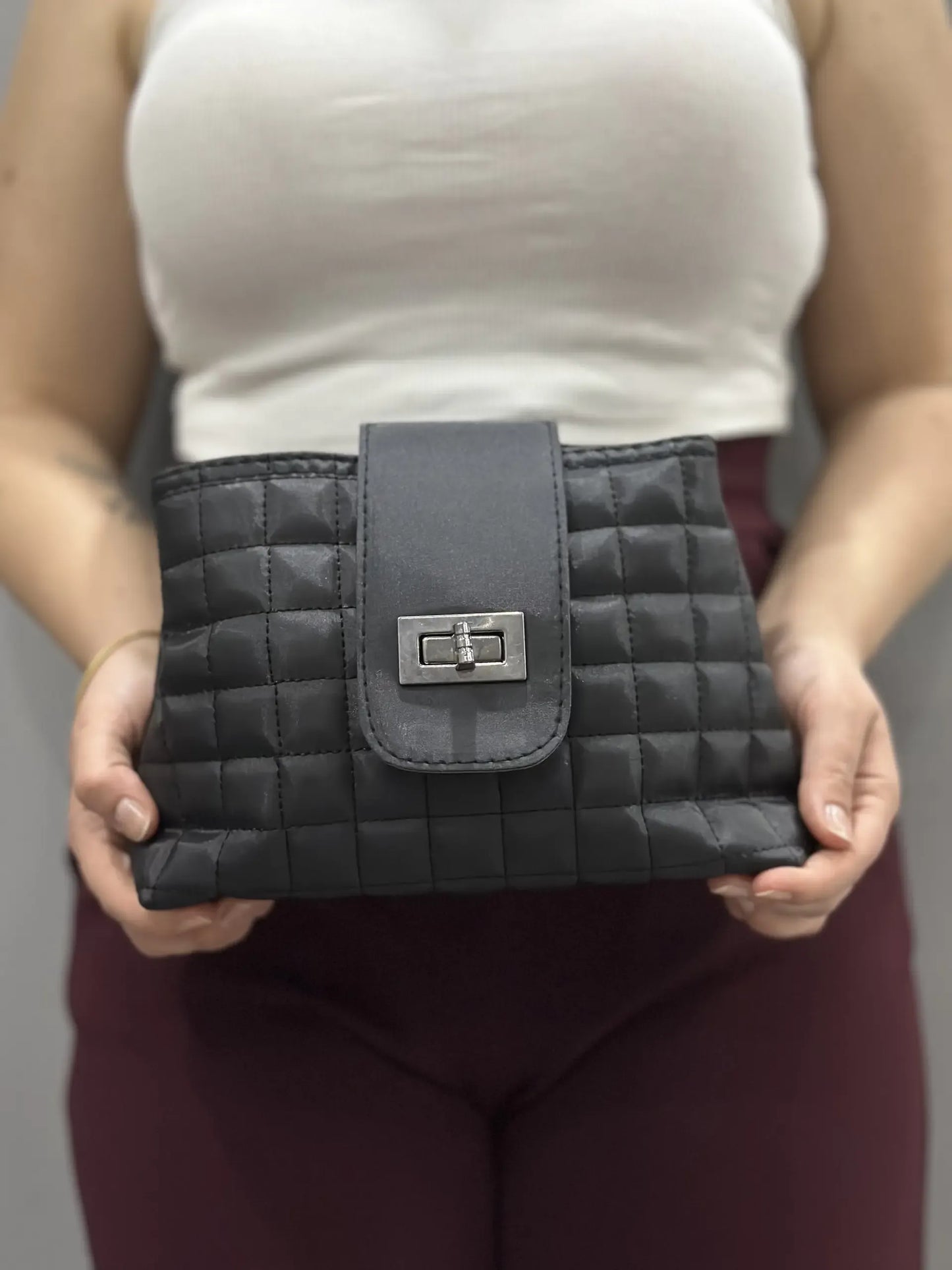 Trend Kapitone Omuz/El Çantası - Zincir Detaylı Şıklık | Siyah Rengi