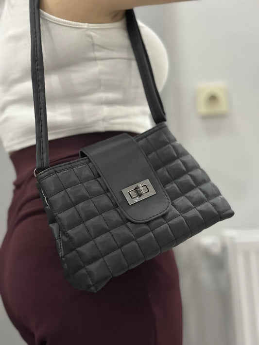 Trend Kapitone Omuz/El Çantası - Zincir Detaylı Şıklık | Siyah Rengi