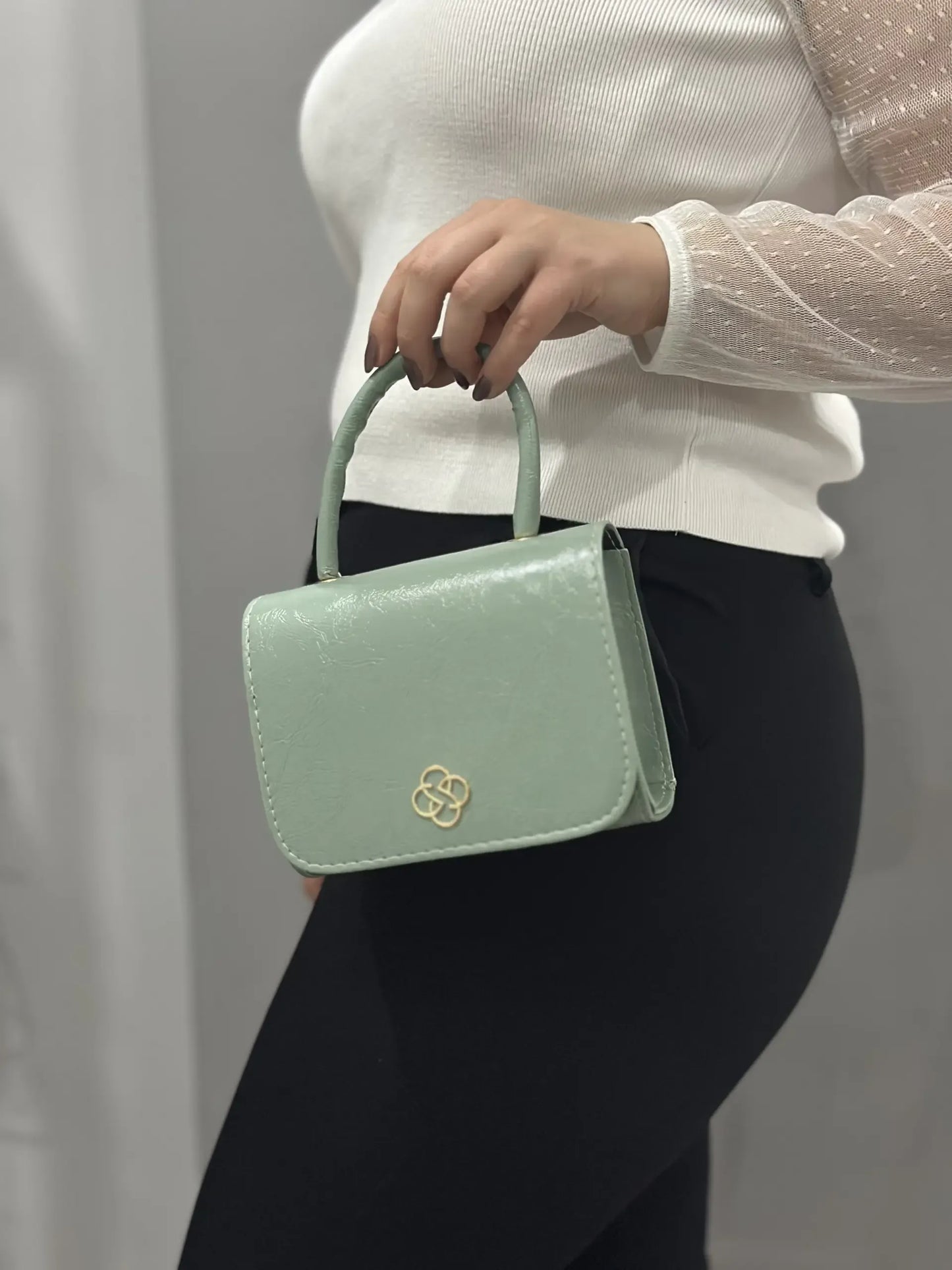 Parlak Rugan Mini Çanta - Gold Zincirli ve Saplı | Su Yeşili