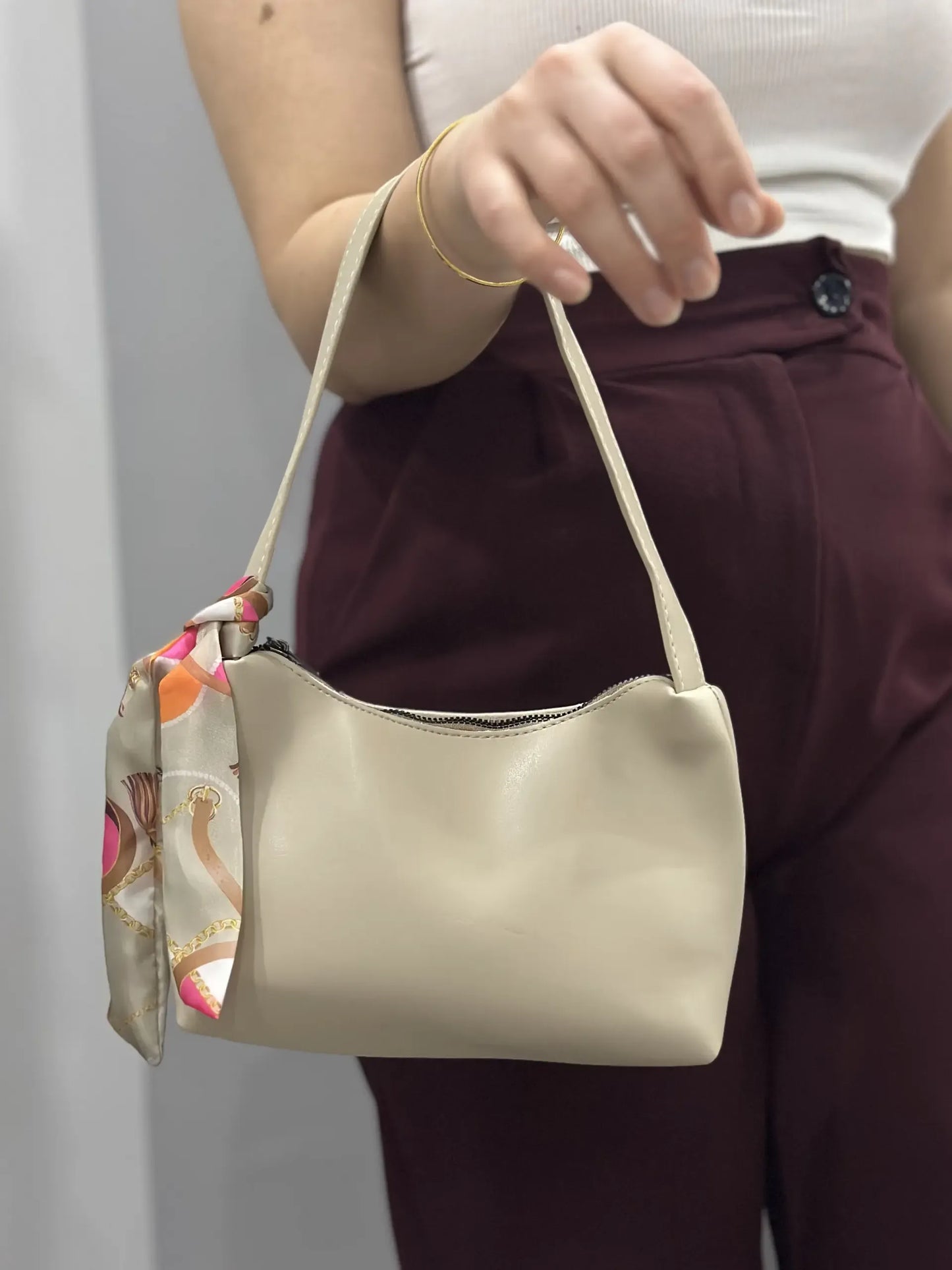 Şık Omuz Çantası – Minimal & Modern Tasarım Bej